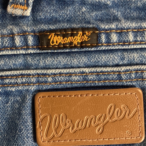 Mens EUC Wrangler Cowboy Cut Blue Denim Jeans Size 42x28 - Picture 3 of 10